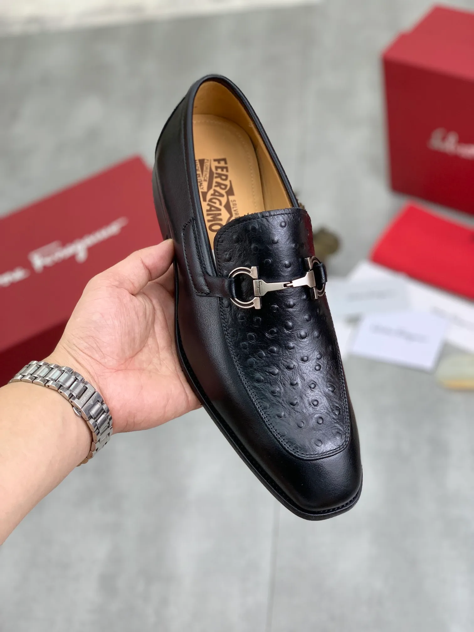 Men's Men's Shoes 💰P460💰[New Style] Water-dyed Niuli 🆘[Salvatore Ferragamo] Ferragamo's latest casual business leather shoes for men! Available at counters simultaneously! The fabric is made of specially imported original pebbled calfskin, and the lining is made of imported water-dyed cowhide. It is absolutely luxurious and leads the fashion trend. Matching code: 38-45 (46 can be customized) multiple colors available